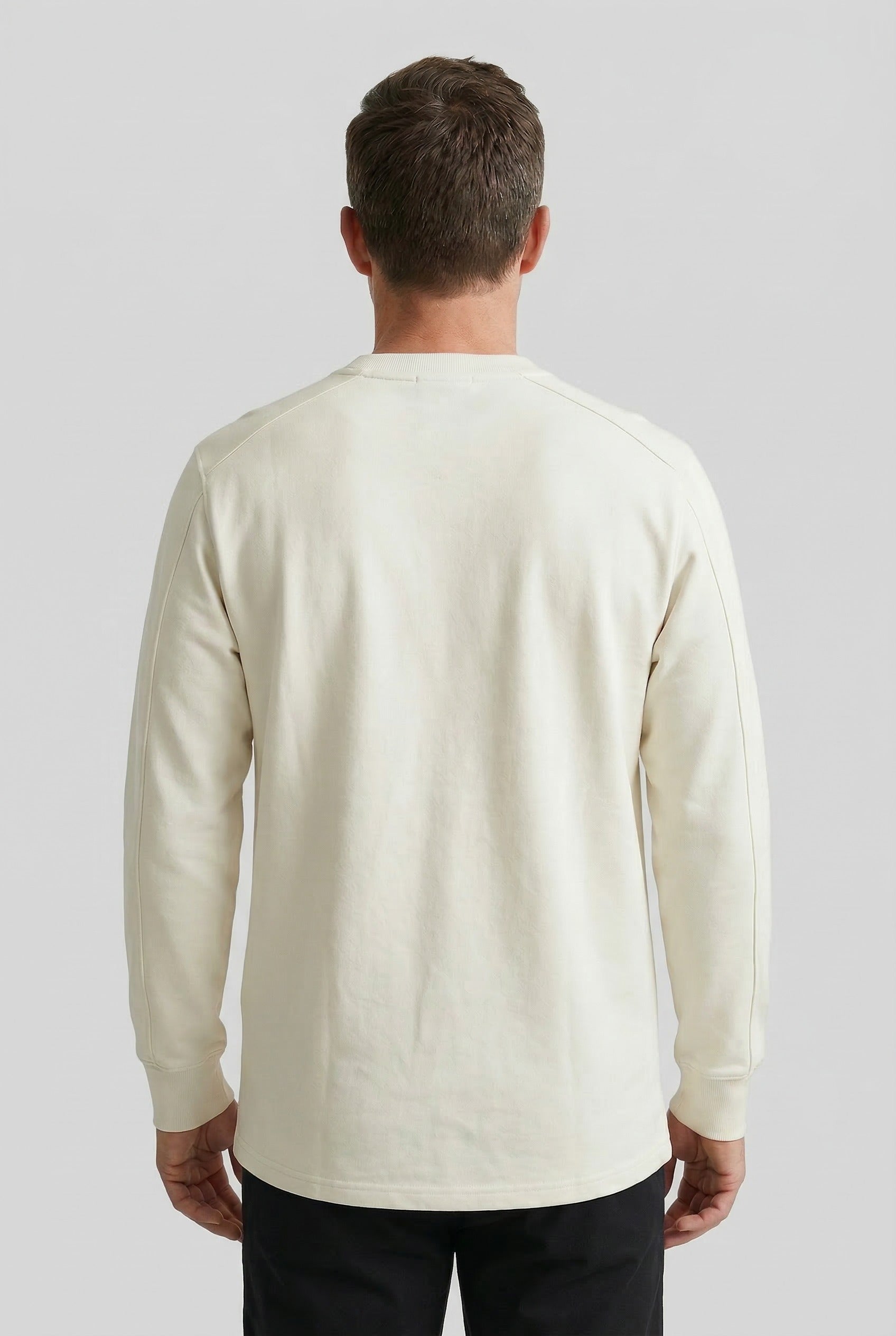 #Color_Off-White