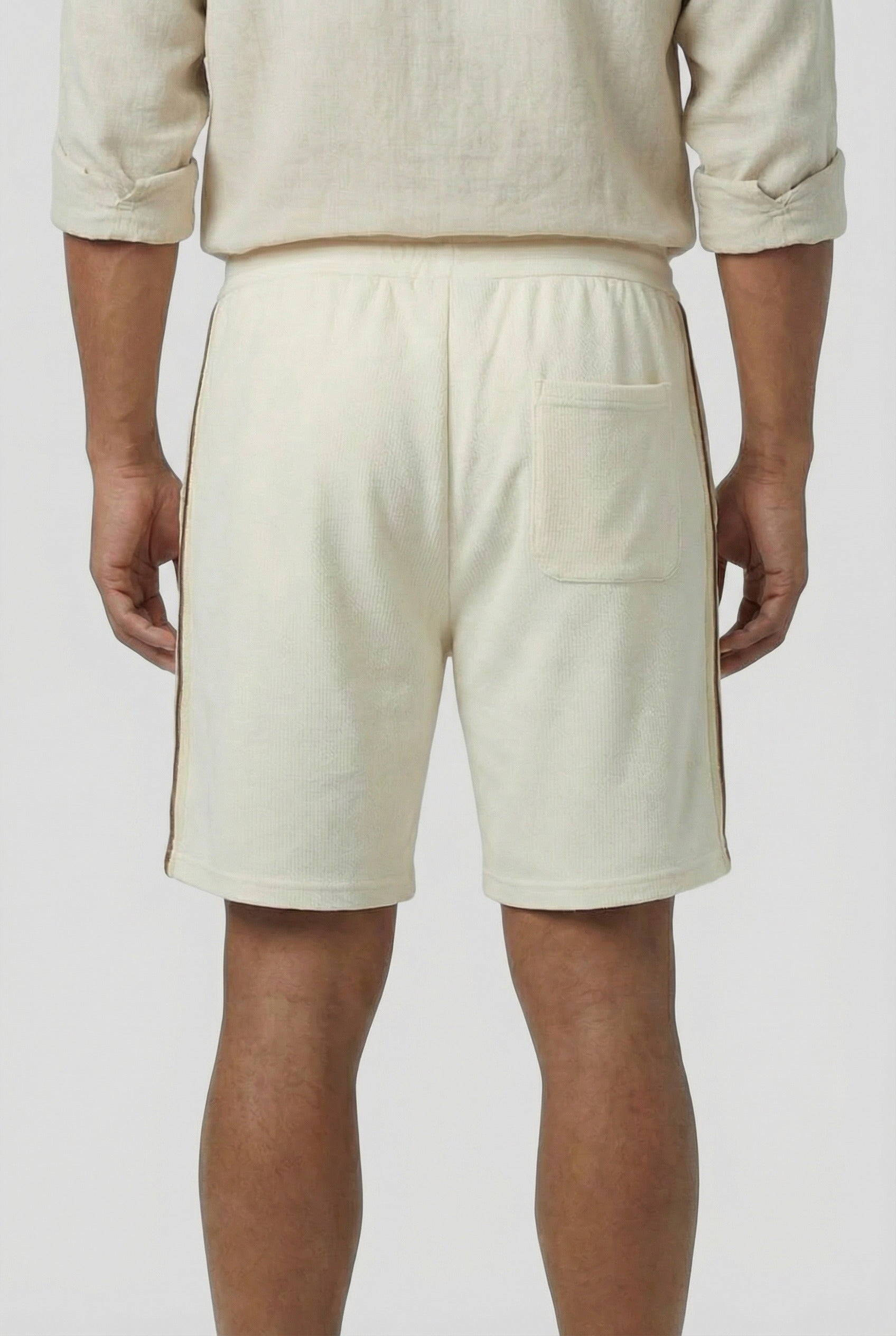 #Color_Off-White