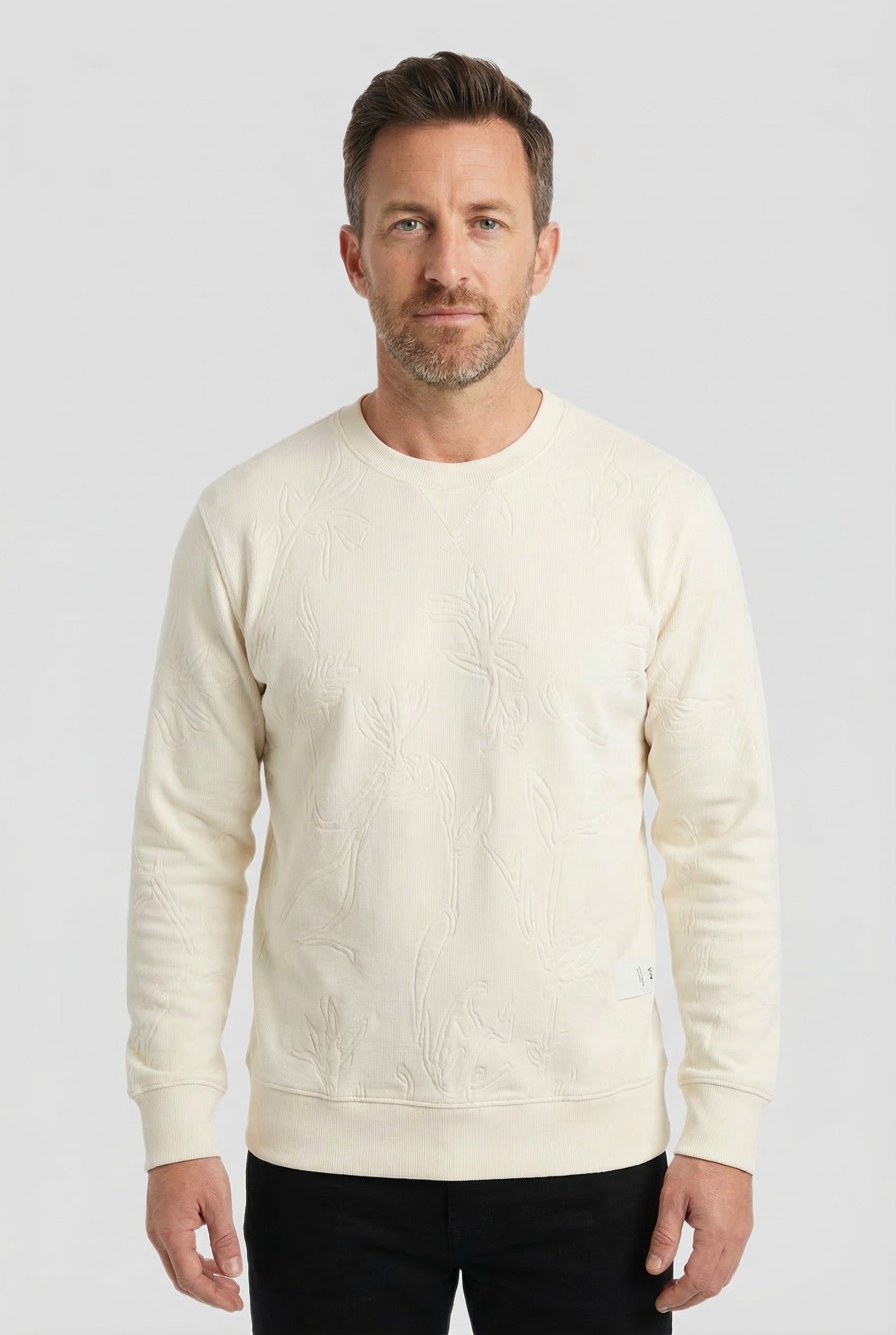 #Color_Off-White